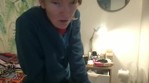 Snapshot of redfoxofficial chatting on 11.19.25 Redfox online show from 11.19.25