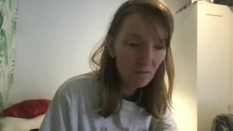 Snapshot of redfoxofficial chatting on 11.23.25 Redfox online show from 11.23.25