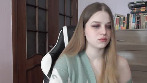 Lily online show from 01.17.25