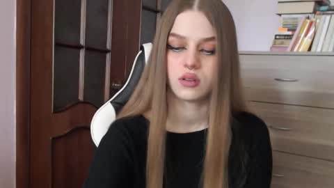 Lily online show from 09.14.25