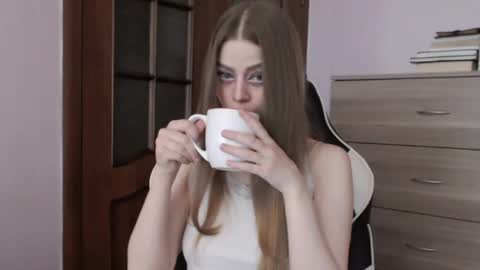 Lily online show from 04.19.26