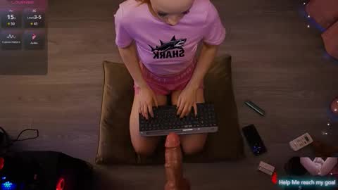 Redhead Shark online show from 11.08.25