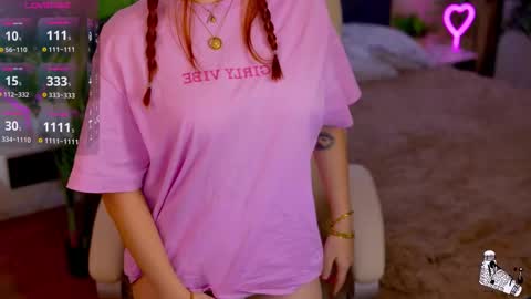 Snapshot of redshinee chatting on 09.27.25 Mati online show from 09.27.25