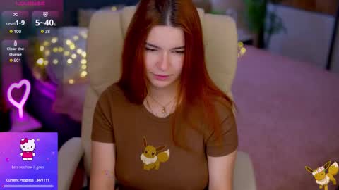 Snapshot of redshinee chatting on 11.11.25 Mati online show from 11.11.25