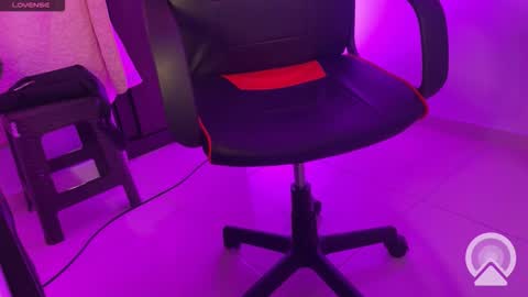 Snapshot of regina_mills_milk chatting on 10.18.25 regina_mills_milk online show from 10.18.25