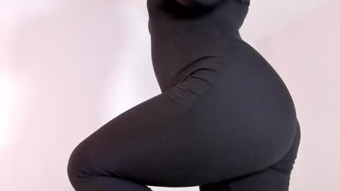 Snapshot of regina_noctixx chatting on 10.24.25 Regina online show from 10.24.25