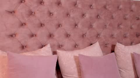 Snapshot of regina_noctixx chatting on 11.02.25 Regina online show from 11.02.25