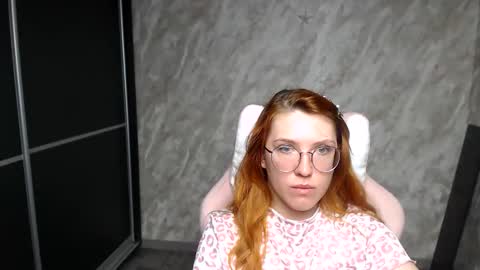 Snapshot of reginasmilee chatting on 03.02.26 Regina online show from 03.02.26