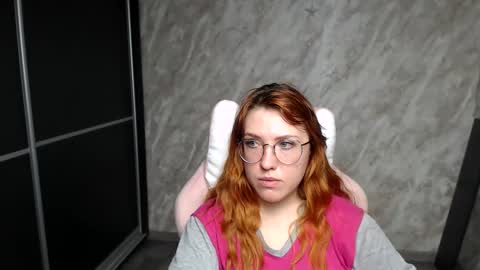 Snapshot of reginasmilee chatting on 03.05.26 Regina online show from 03.05.26