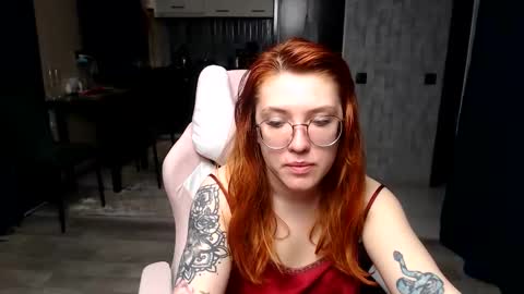 Snapshot of reginasmilee chatting on 03.30.26 Regina online show from 03.30.26