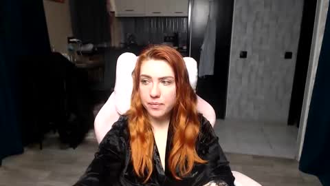 Snapshot of reginasmilee chatting on 04.05.26 Regina online show from 04.05.26