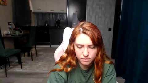 Snapshot of reginasmilee chatting on 04.10.26 Regina online show from 04.10.26