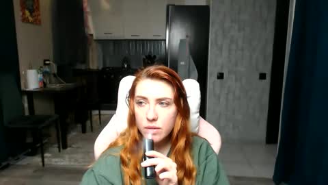 Snapshot of reginasmilee chatting on 04.15.26 Regina online show from 04.15.26