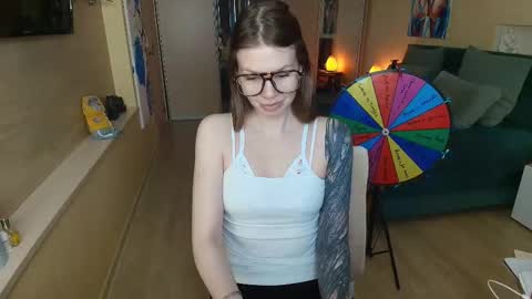 Snapshot of reginasparkle chatting on 02.09.26 Regina online show from 02.09.26