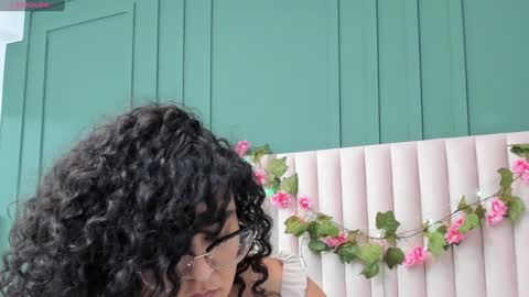 reginavegaa online show from 01.23.25