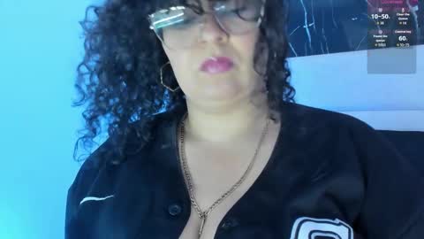 reginavegaa online show from 01.15.26