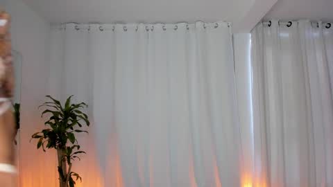 Snapshot of reichel_gray chatting on 01.31.25 REICHEL online show from 01.31.25