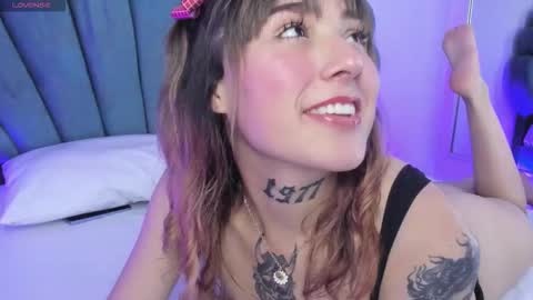 Snapshot of reikaminato chatting on 10.20.25 Reika online show from 10.20.25