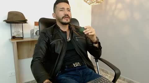 Snapshot of reiko_85_ chatting on 02.15.25 REIKO online show from 02.15.25