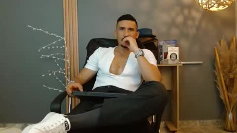 Snapshot of reiko_85_ chatting on 02.13.26 REIKO online show from 02.13.26