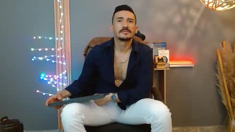 Snapshot of reiko_85_ chatting on 02.18.26 REIKO online show from 02.18.26