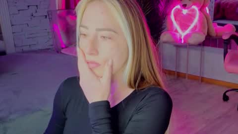 reina cummings online show from 12.15.25