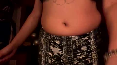 reinaassss online show from 12.20.25