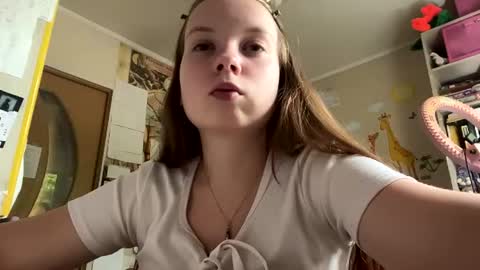 Snapshot of renaeorabuena chatting on 06.17.26 Annabel online show from 06.17.26
