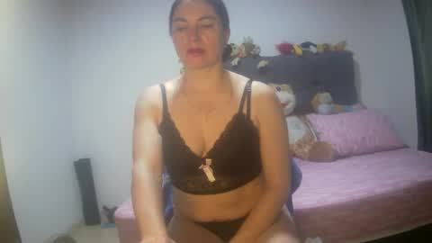 Snapshot of renata_hot1 chatting on 09.28.25 renata_hot1 online show from 09.28.25