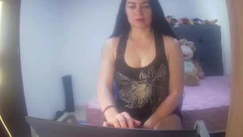 Snapshot of renata_hot1 chatting on 10.17.25 renata_hot1 online show from 10.17.25