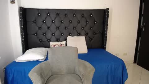 Renata Salinas online show from 04.14.26