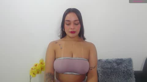 Snapshot of renatabrownn28 chatting on 06.07.26 renatabrownn28 online show from 06.07.26