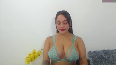 Snapshot of renatabrownn28 chatting on 06.11.26 renatabrownn28 online show from 06.11.26