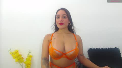 Snapshot of renatabrownn28 chatting on 06.28.26 renatabrownn28 online show from 06.28.26