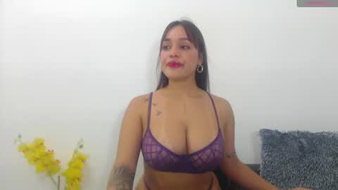 Snapshot of renatabrownn28 chatting on 06.30.26 renatabrownn28 online show from 06.30.26