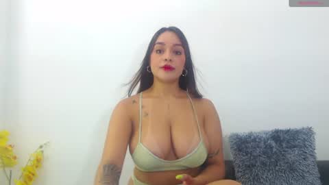 Snapshot of renatabrownn28 chatting on 07.07.26 renatabrownn28 online show from 07.07.26