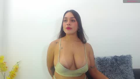 Snapshot of renatabrownn28 chatting on 07.07.26 renatabrownn28 online show from 07.07.26