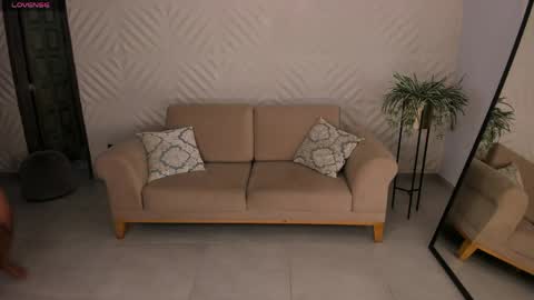 Renata Reyes online show from 04.11.26