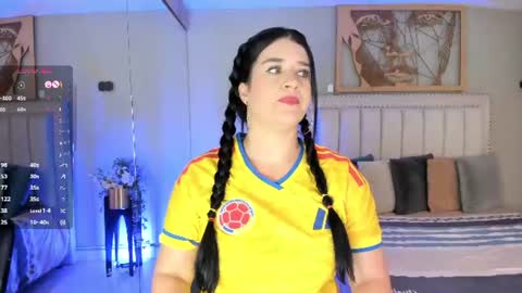 Snapshot of renataruiz_rr chatting on 06.23.26 online show from 06.23.26