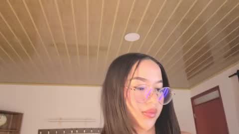 Snapshot of renaxi_smith chatting on 06.28.26 renaxi_smith online show from 06.28.26