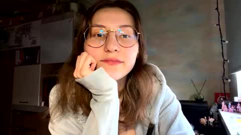 Mia online show from 03.04.26