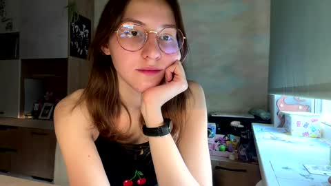 Mia online show from 04.07.26