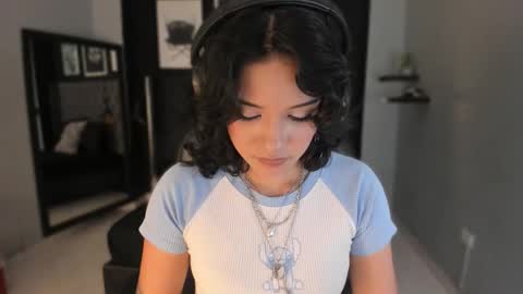 Renee Shelby online show from 01.06.26