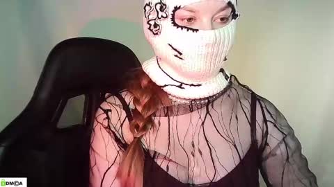 Snapshot of renesme_lusilia chatting on 05.18.26 Renesme White Im here from Monday to Friday online show from 05.18.26