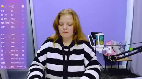 Snapshot of renesmee_sunset chatting on 10.16.25 Sweet Renesmee online show from 10.16.25