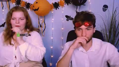 Snapshot of renesmee_sunset chatting on 10.29.25 Sweet Renesmee online show from 10.29.25