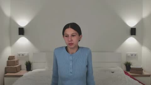 Snapshot of renettaschmeling chatting on 05.19.26 Christina online show from 05.19.26