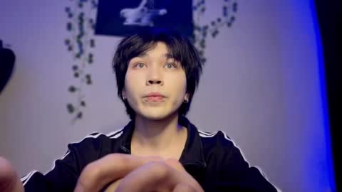 Snapshot of rennuts chatting on 12.05.24 rennuts online show from 12.05.24