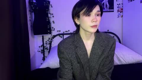 Snapshot of rennuts chatting on 02.05.25 rennuts online show from 02.05.25