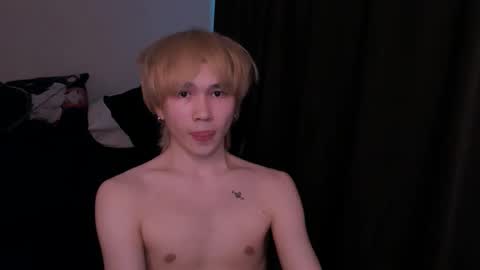 Snapshot of rennuts chatting on 02.12.26 rennuts online show from 02.12.26